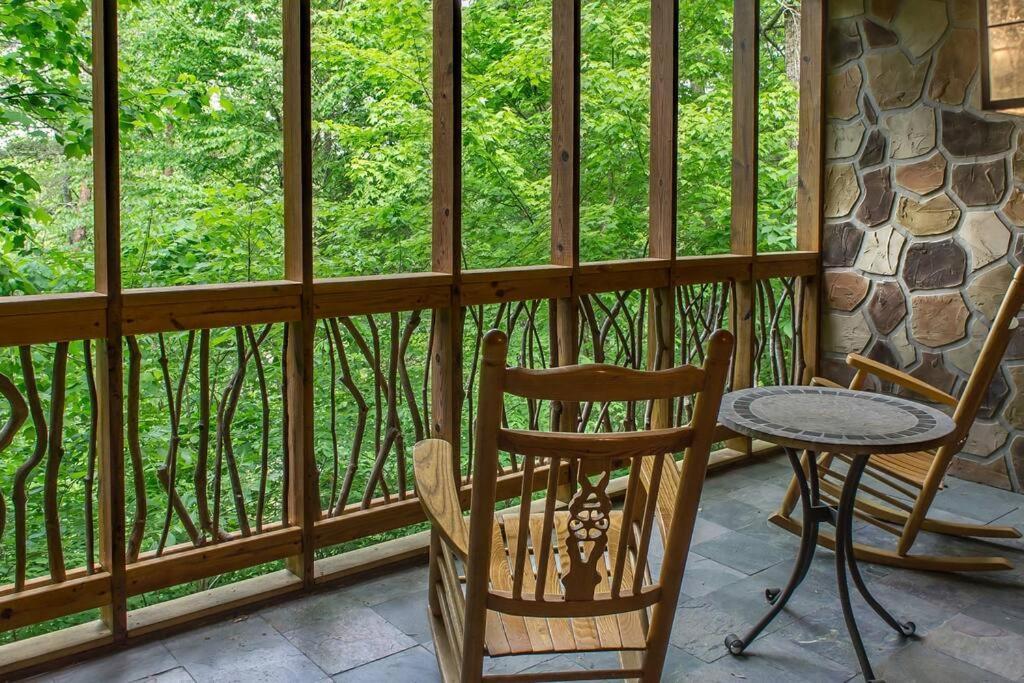 Holly Tree Hideaway - Semi Secluded Mtn Setting Villa Sevierville Exterior photo